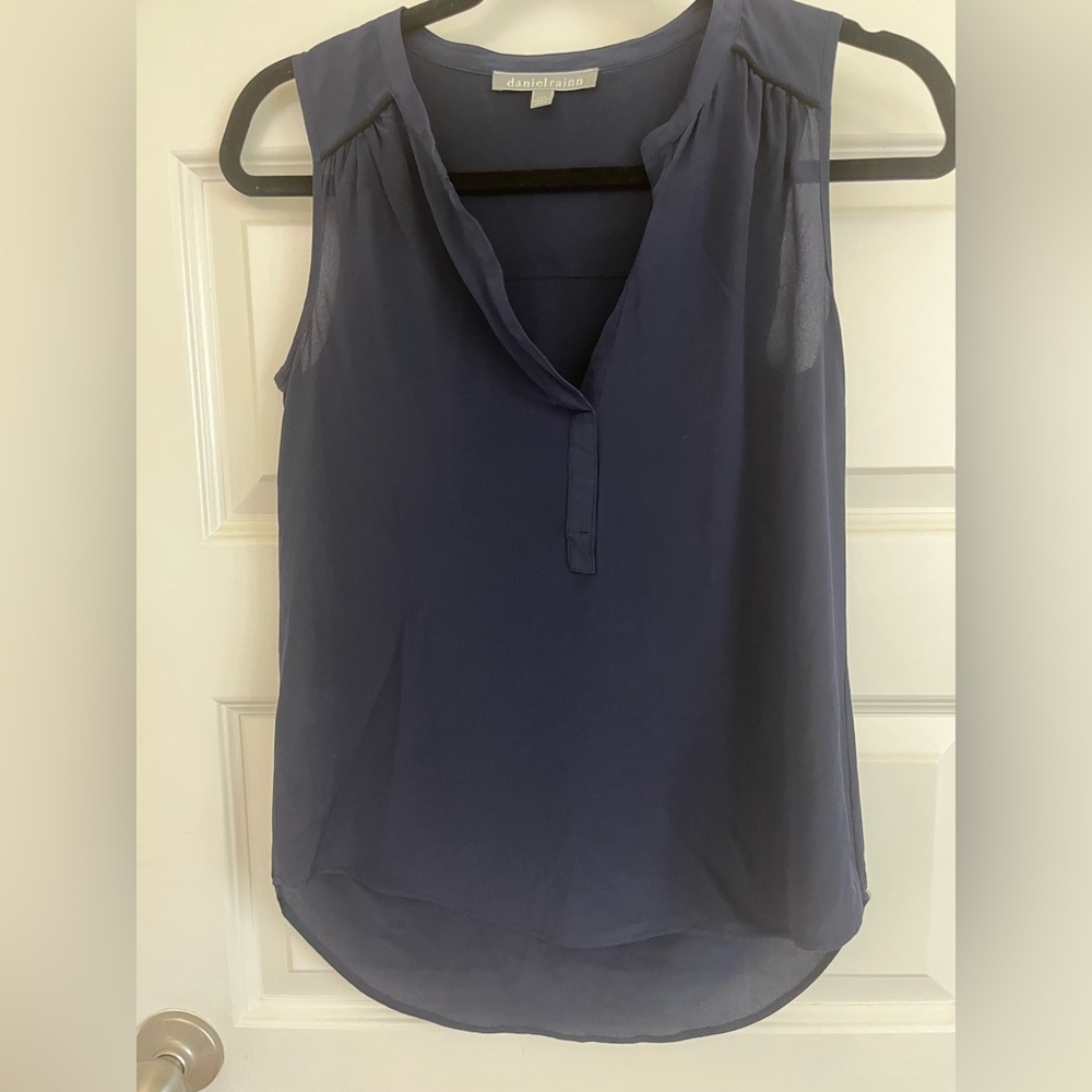 Daniel Rainn Deep Navy Blue V-Neck Sleeveless Blouse Tank Size P XS 100% Silk